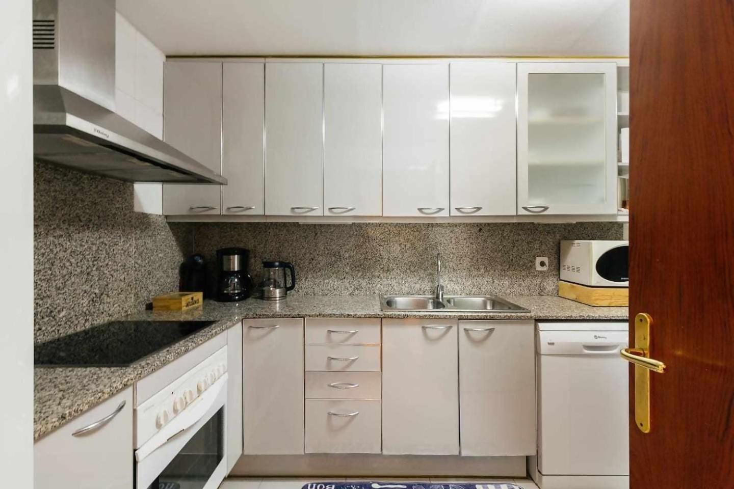 Comfortable 4 Rooms 2Bath W Balcony Barcelona Kültér fotó