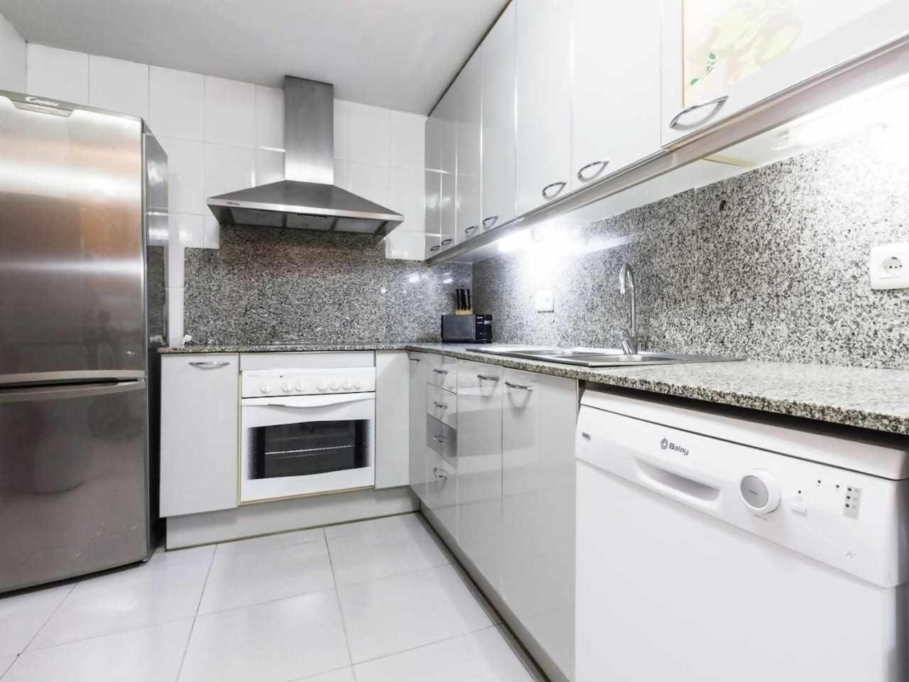 Comfortable 4 Rooms 2Bath W Balcony Barcelona Kültér fotó